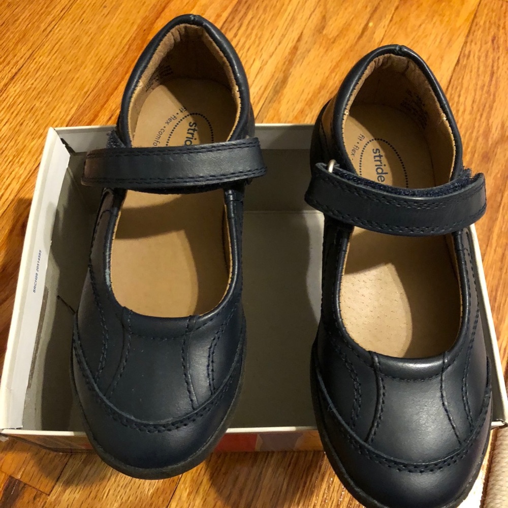 Navy Mary Jane shoes
